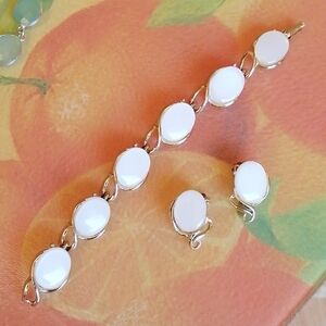 Vintage Glossy White Chabachones Bracelet 7" Long and Clip-On Earrings Set